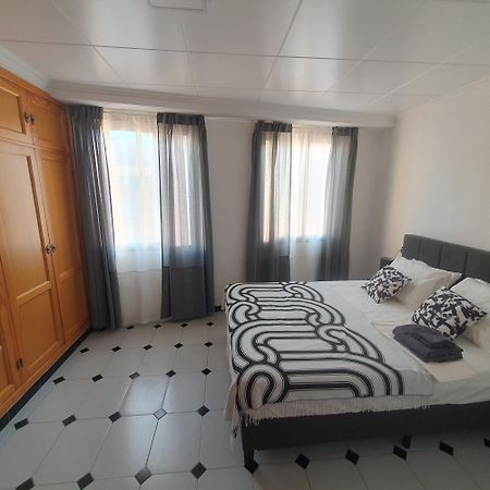 Spacious Home For A Large Group Or Family Кульера Экстерьер фото