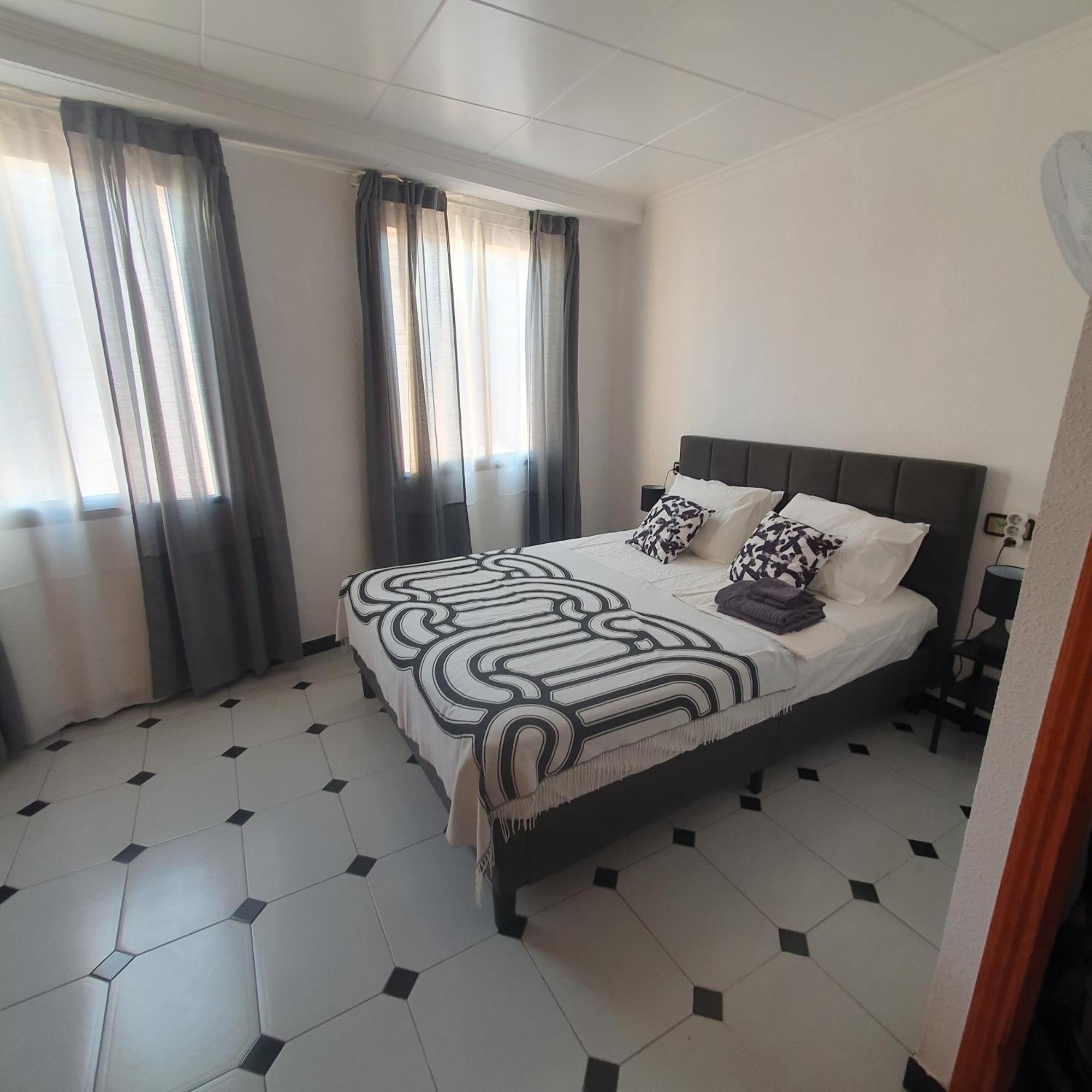 Spacious Home For A Large Group Or Family Кульера Экстерьер фото